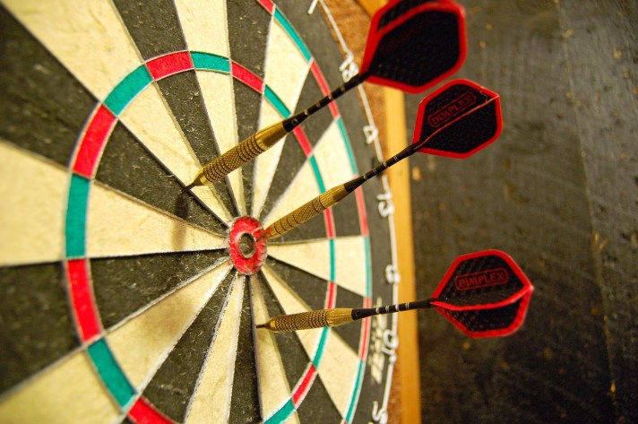 darts-856367_1920